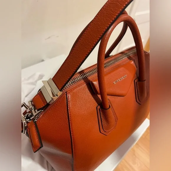 Givenchy bag - Picture 1 of 5